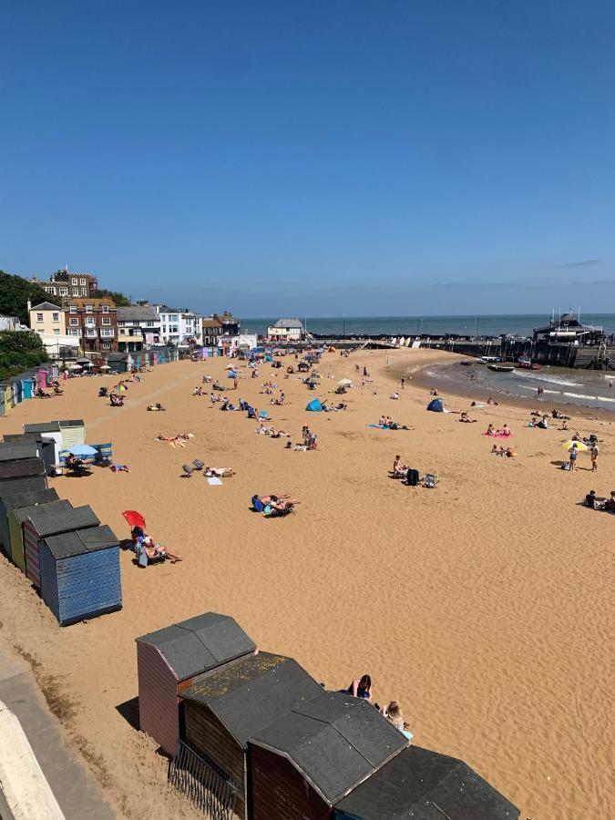 Pierremont En-Suite Rooms Broadstairs Bagian luar foto